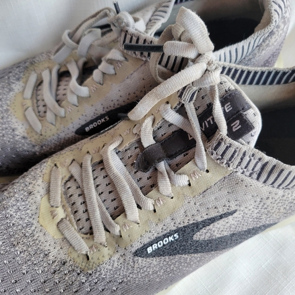 Brooks Gray Running Shoes - Picture 3 of 7